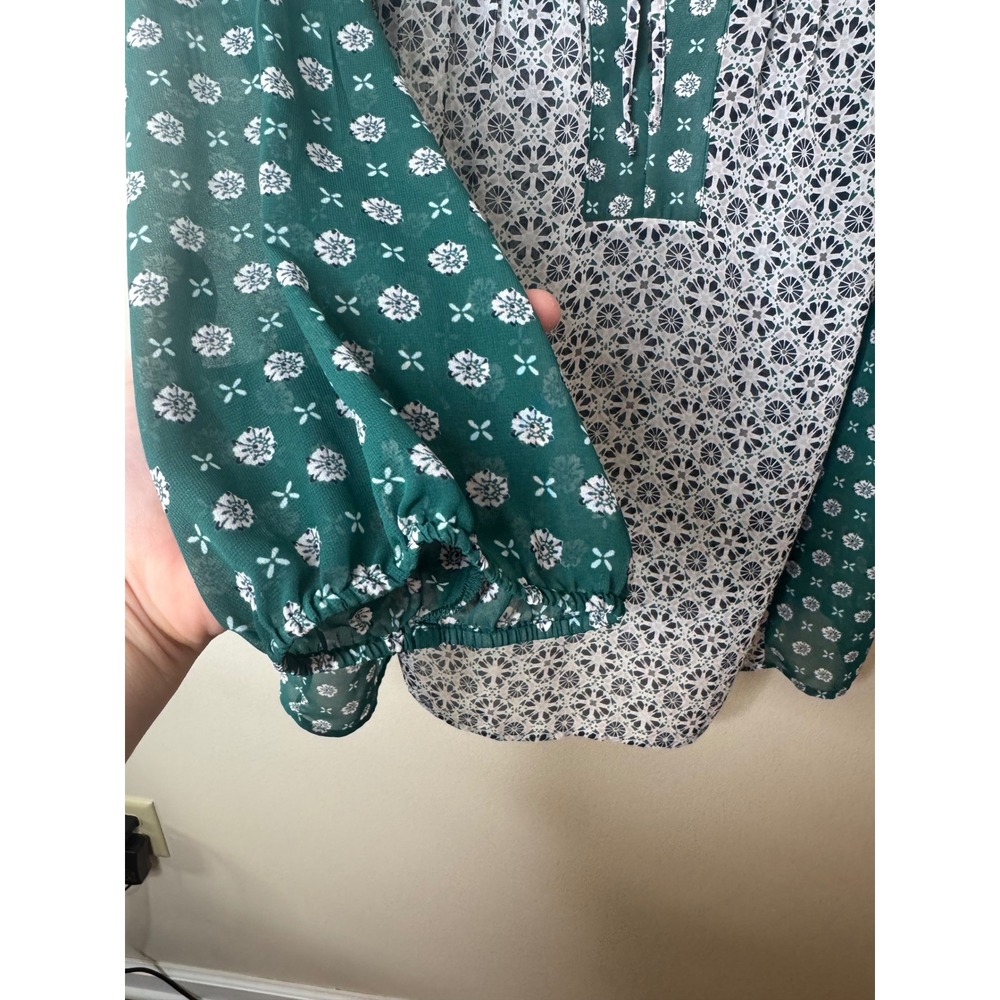 LOFT Outlet Floral Medallion Mixed Print Blouse Green White - Picture 2 of 7